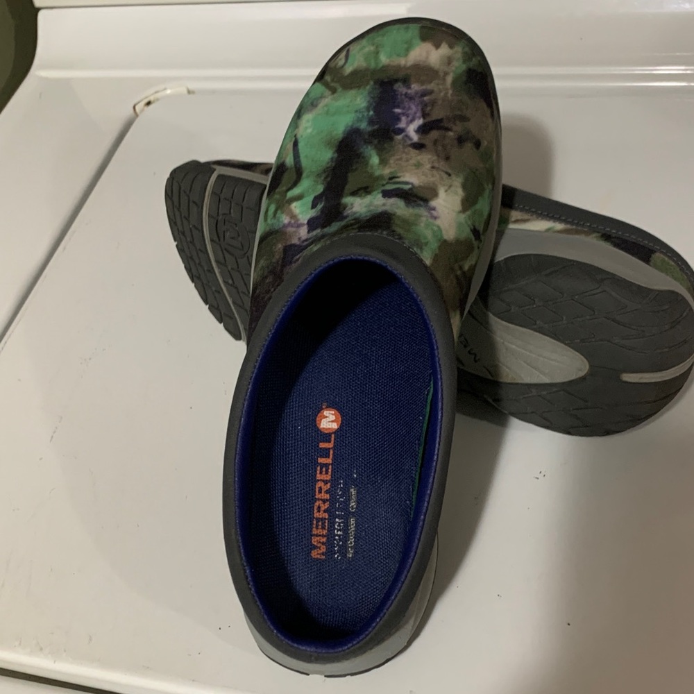 Merrell Multicolor Slip-On Clogs - Picture 8 of 10